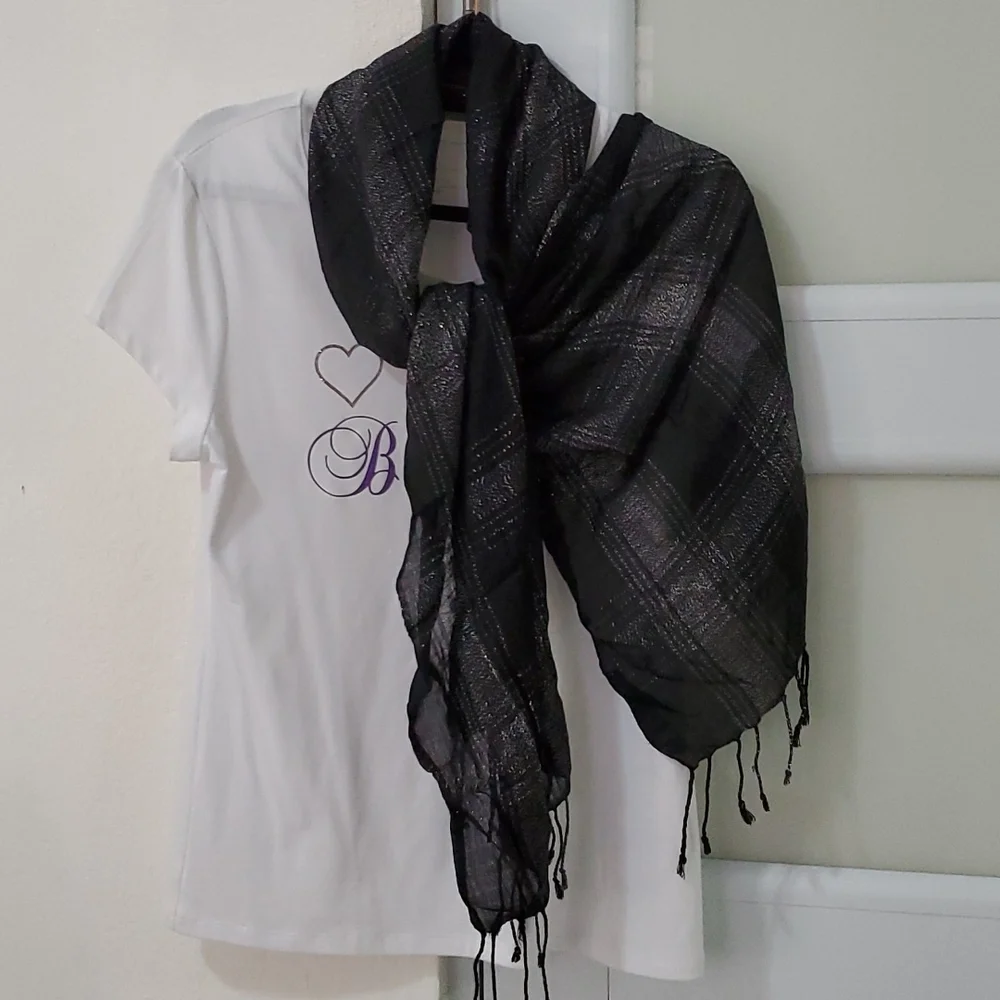 Zuriel Scarf Black & Silver New Without Tag